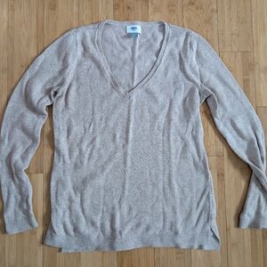 Old Navy Women's Tan V-Neck Sweater
